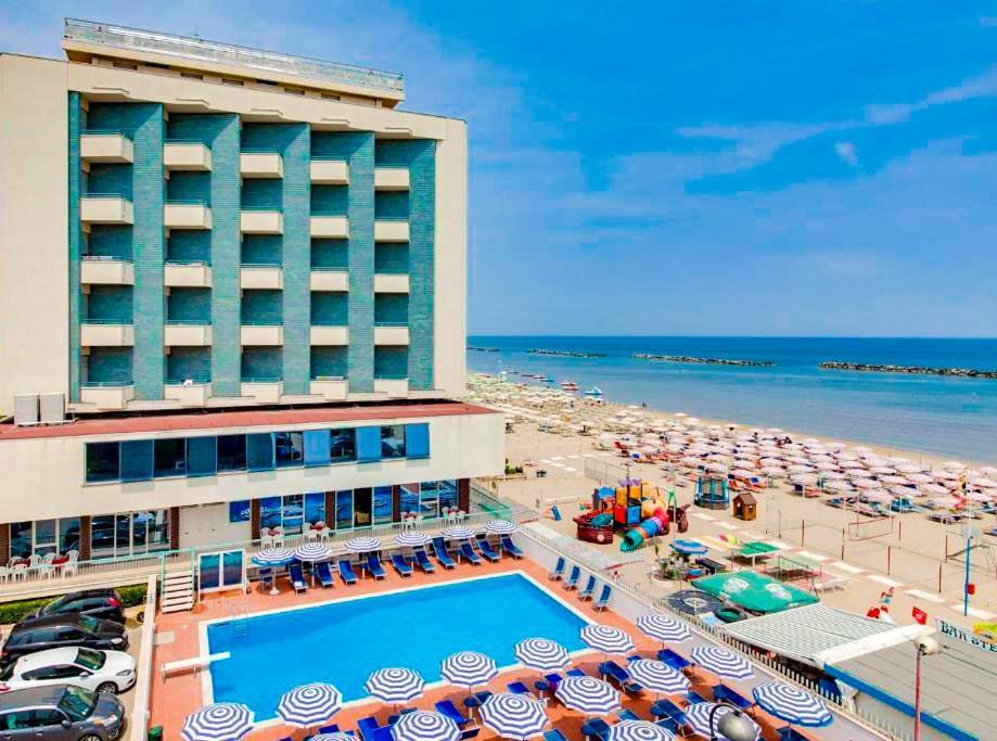 Hotel Majestic Беллария-Иджеа-Марина Экстерьер фото