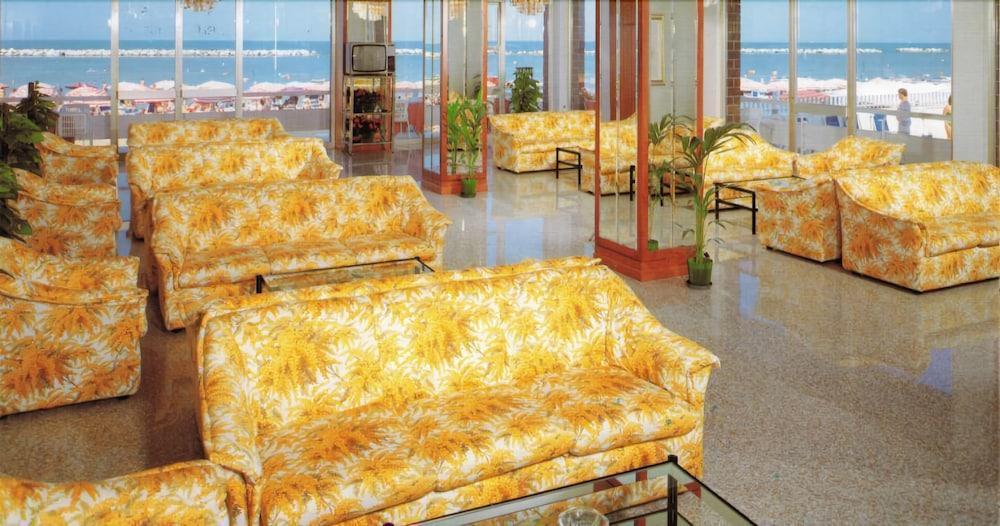 Hotel Majestic Беллария-Иджеа-Марина Экстерьер фото